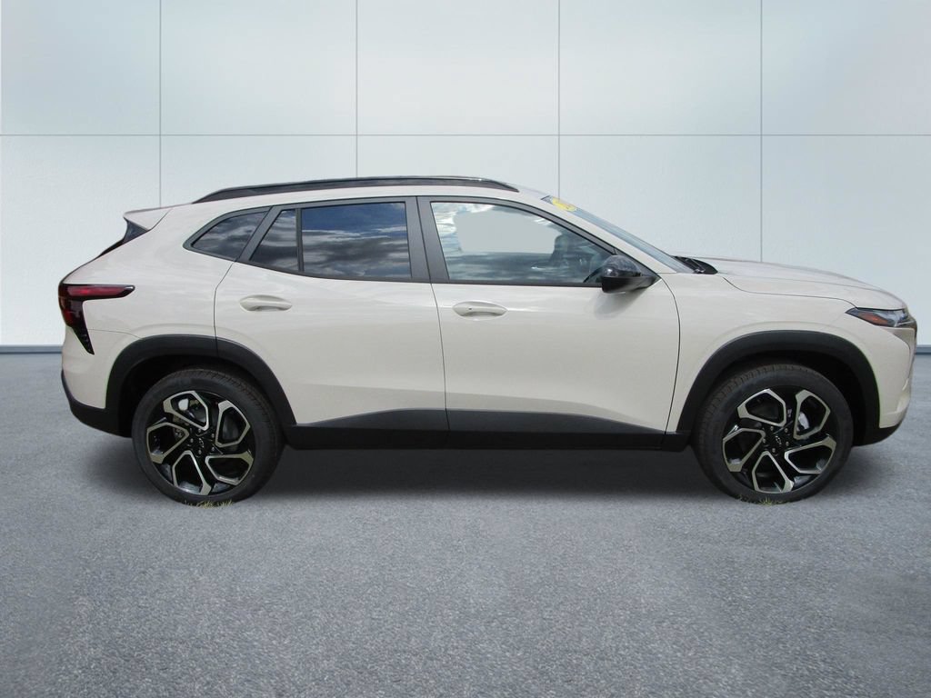New 2026 Chevrolet Trax RS w/ Driver Confidence Package FWD image 7