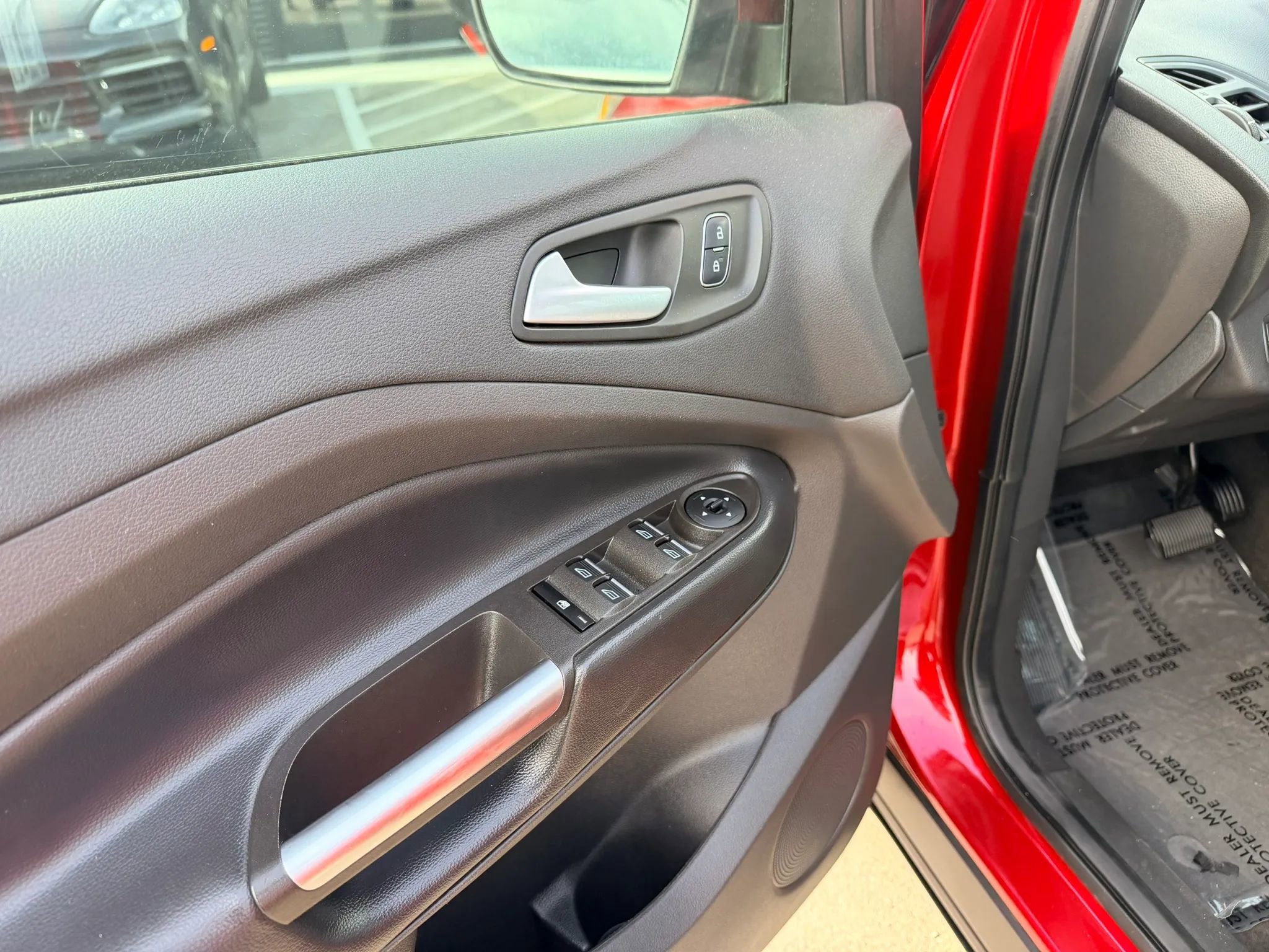 Used 2019 Ford Escape SE image 11