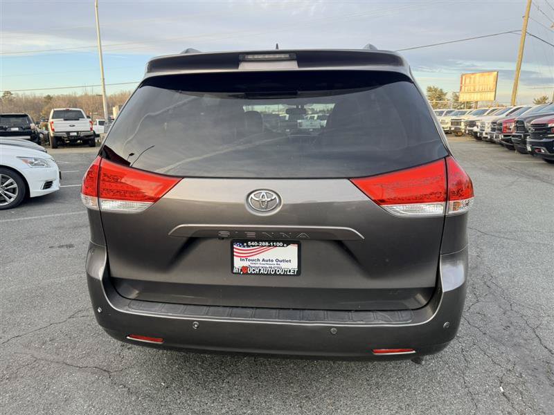 Used 2013 Toyota Sienna Limited w/ Premium Pkg FWD image 6