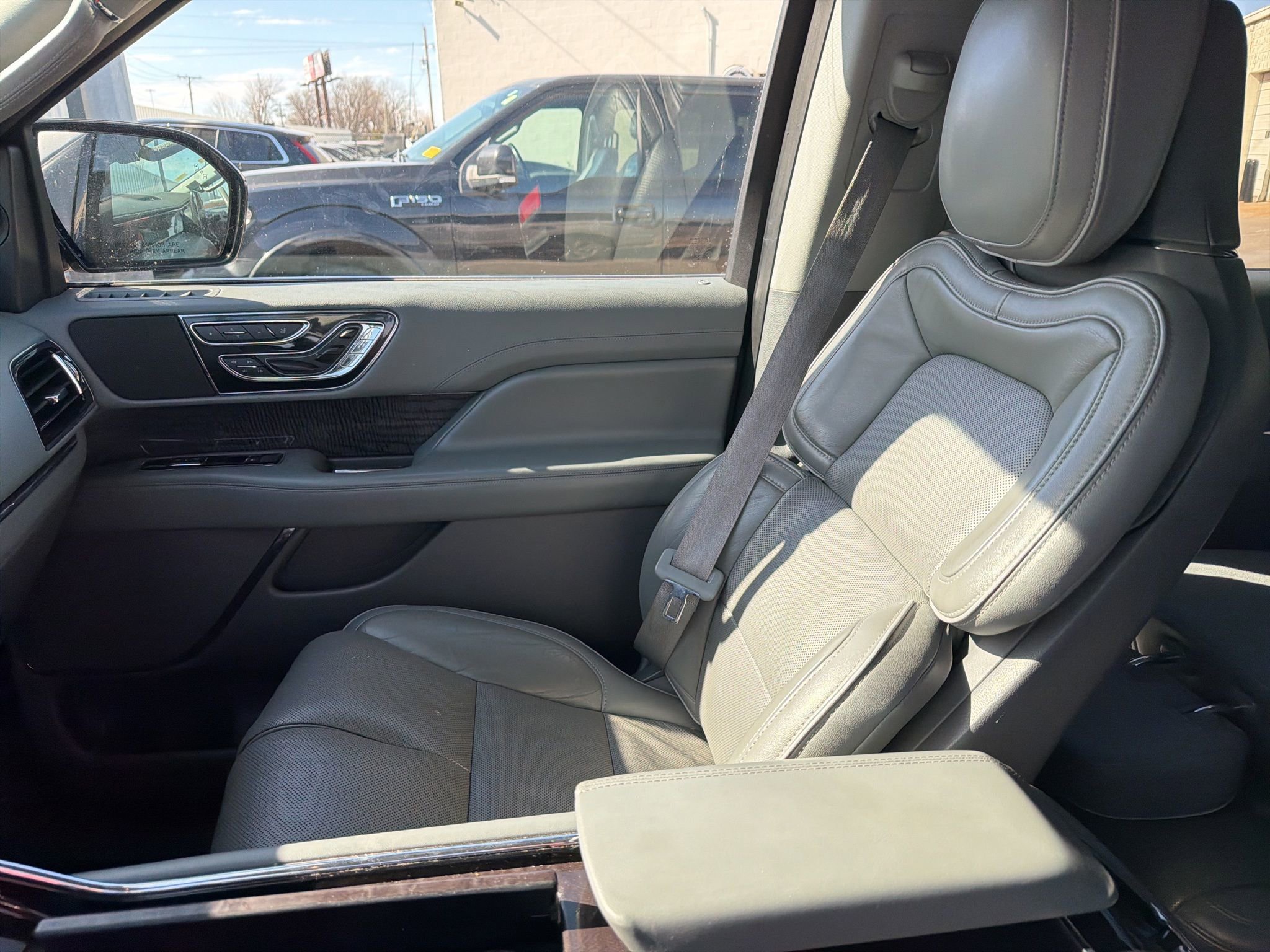 Used 2018 Lincoln Navigator Reserve w/ Cargo Package image 15