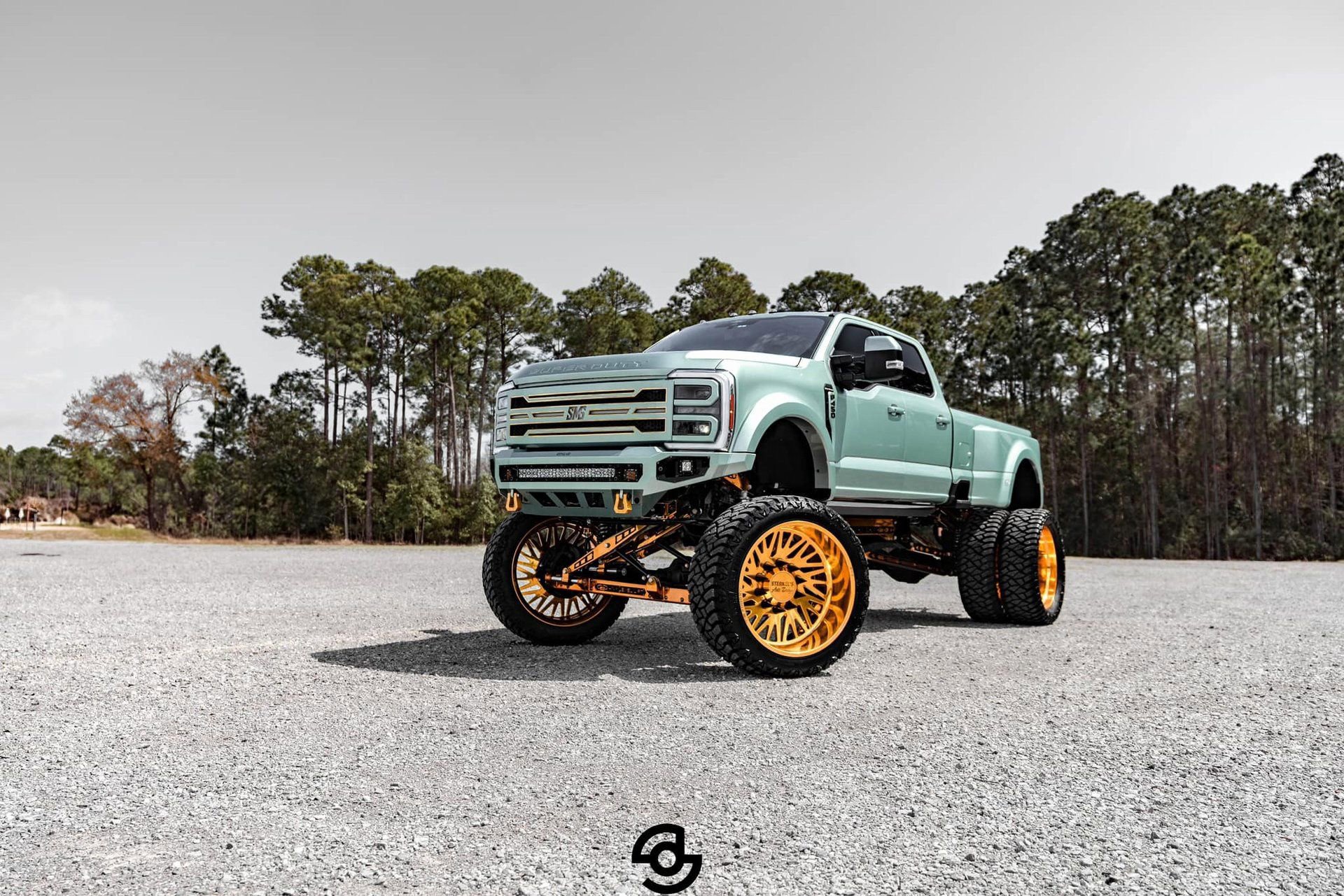 Used 2024 Ford F450 Platinum AWD/4WD image 3