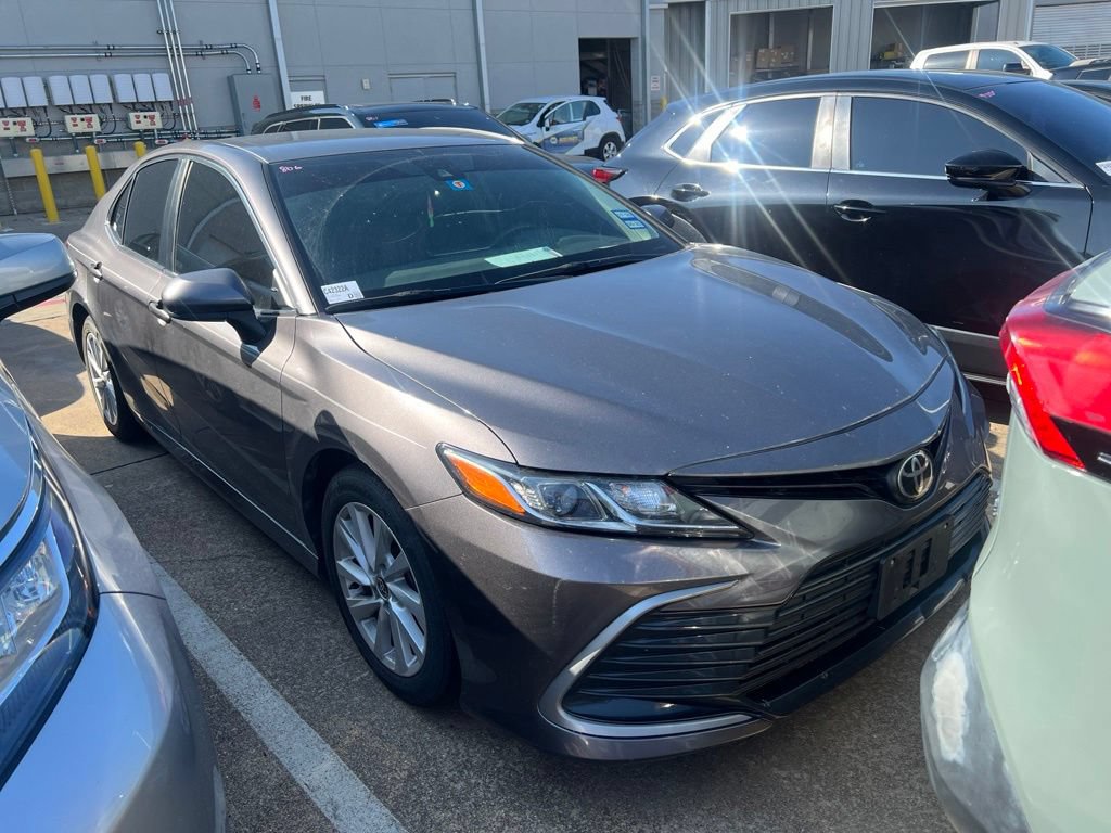 Used 2021 Toyota Camry LE FWD image 10