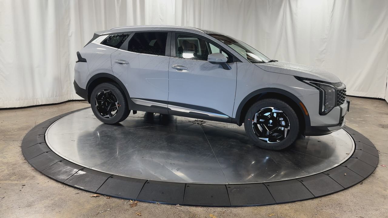 New 2026 Kia Sportage EX image 2