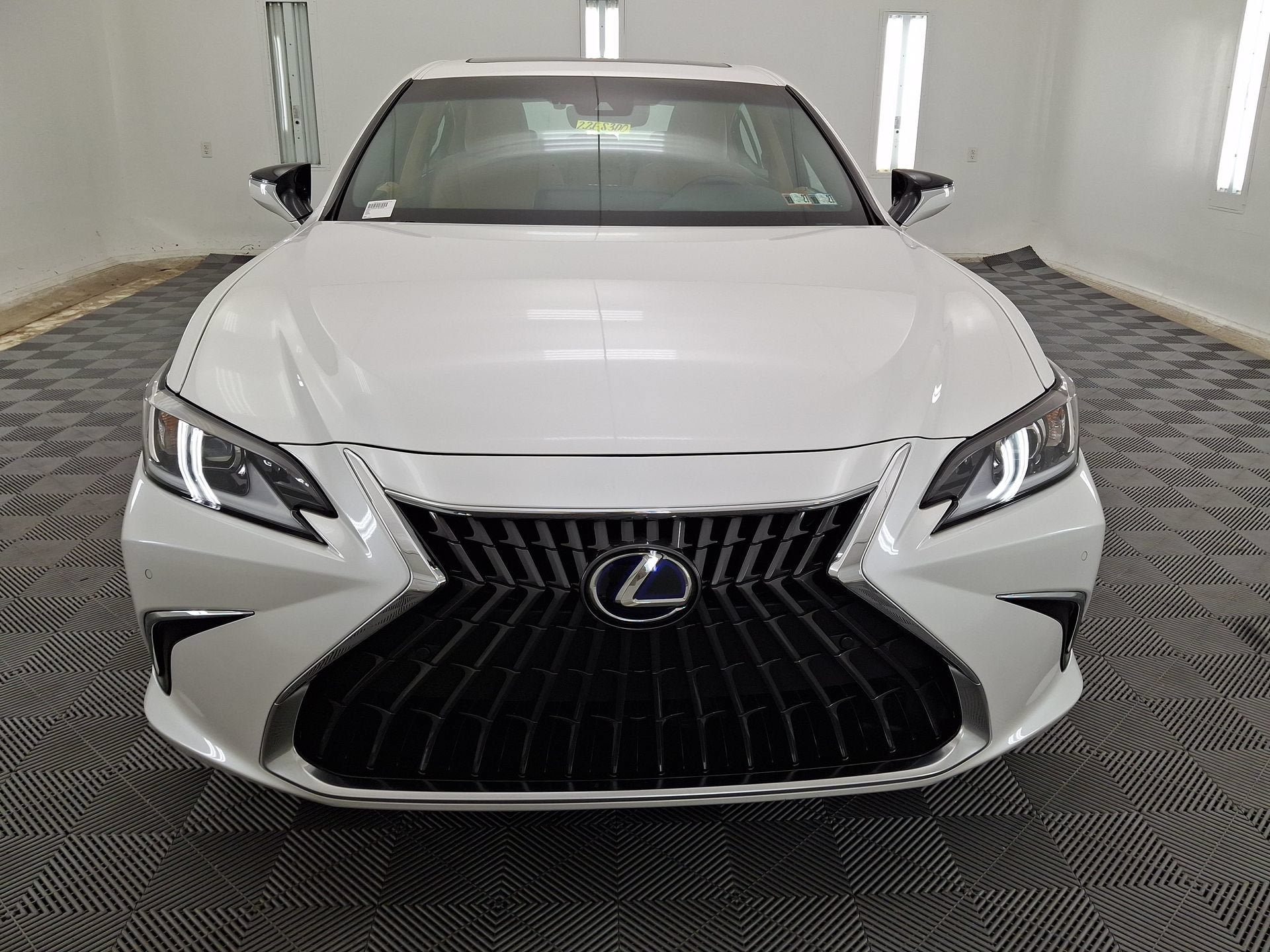 Used 2022 Lexus ES 300h w/ Luxury Package FWD image 29