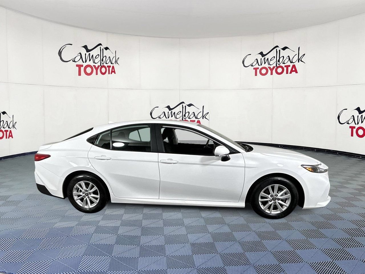 Used 2026 Toyota Camry LE FWD image 9