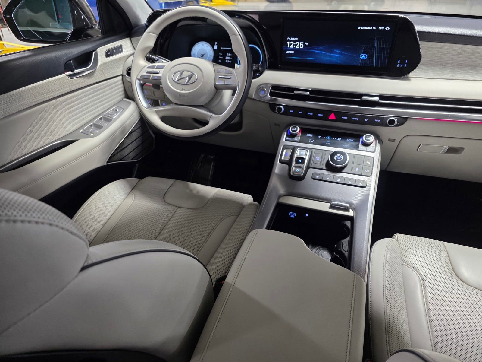 Used 2024 Hyundai Palisade Calligraphy image 20