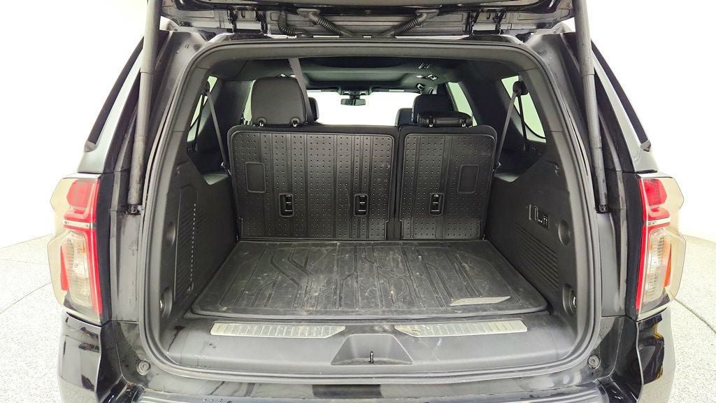 Used 2022 Chevrolet Suburban RST w/ Luxury Package AWD/4WD image 22