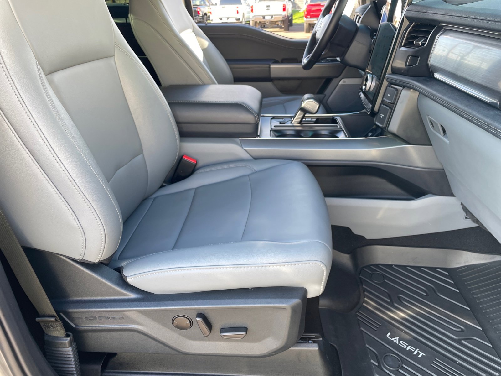 Used 2025 Ford F150 Lightning Flash image 19