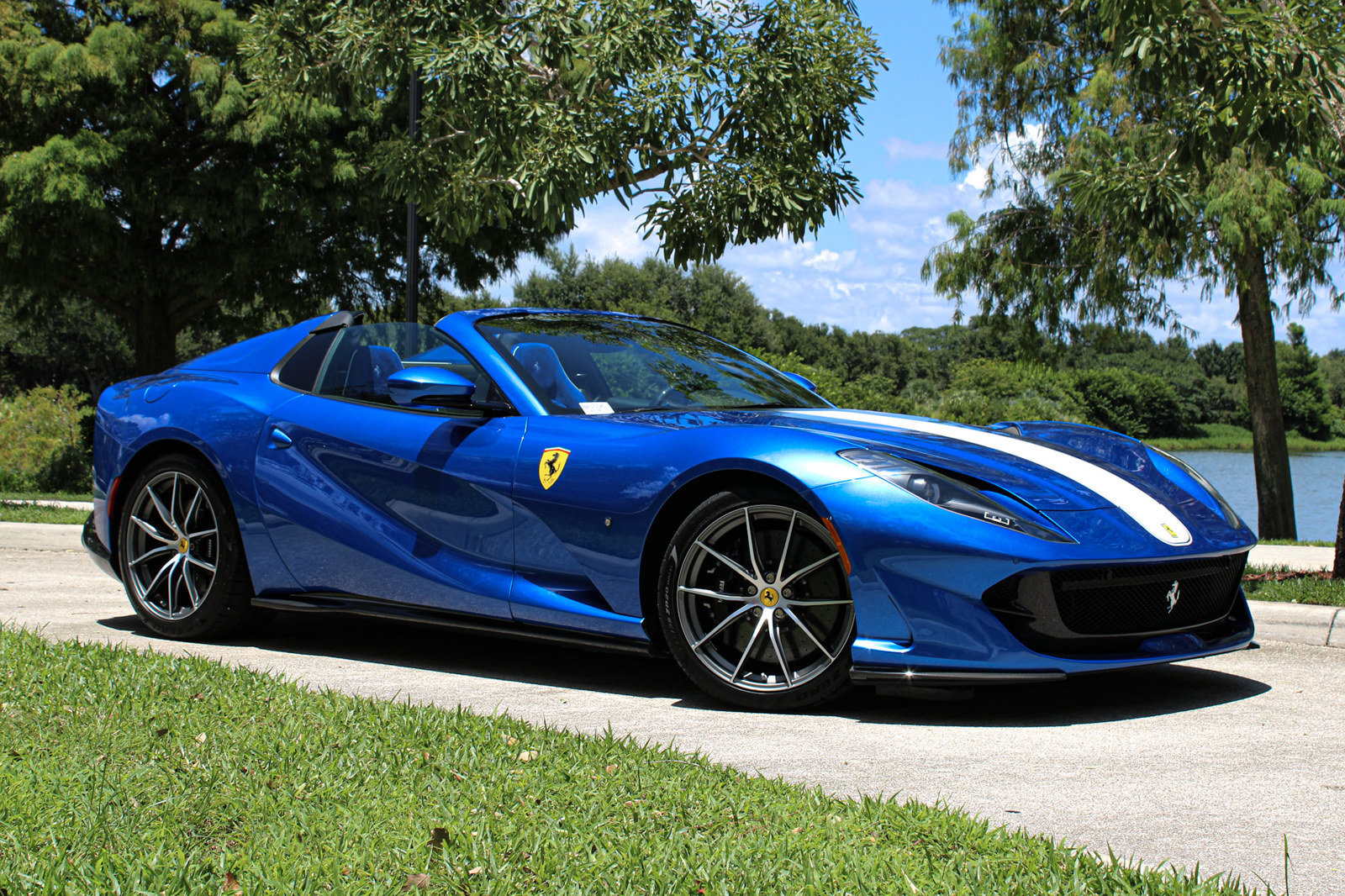 Certified 2022 Ferrari 812 GTS RWD image 17