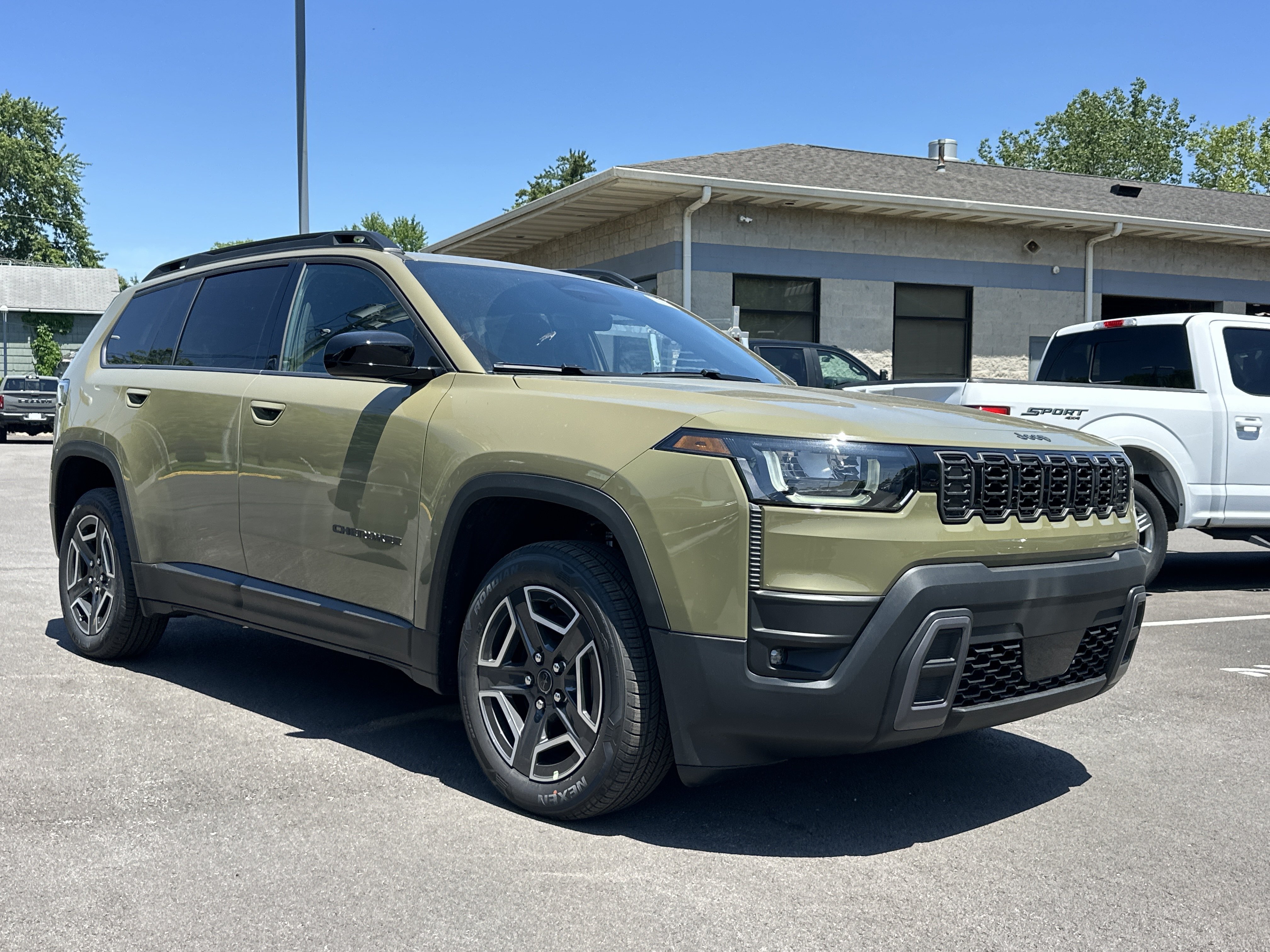 New 2026 Jeep Cherokee Laredo AWD/4WD image 17