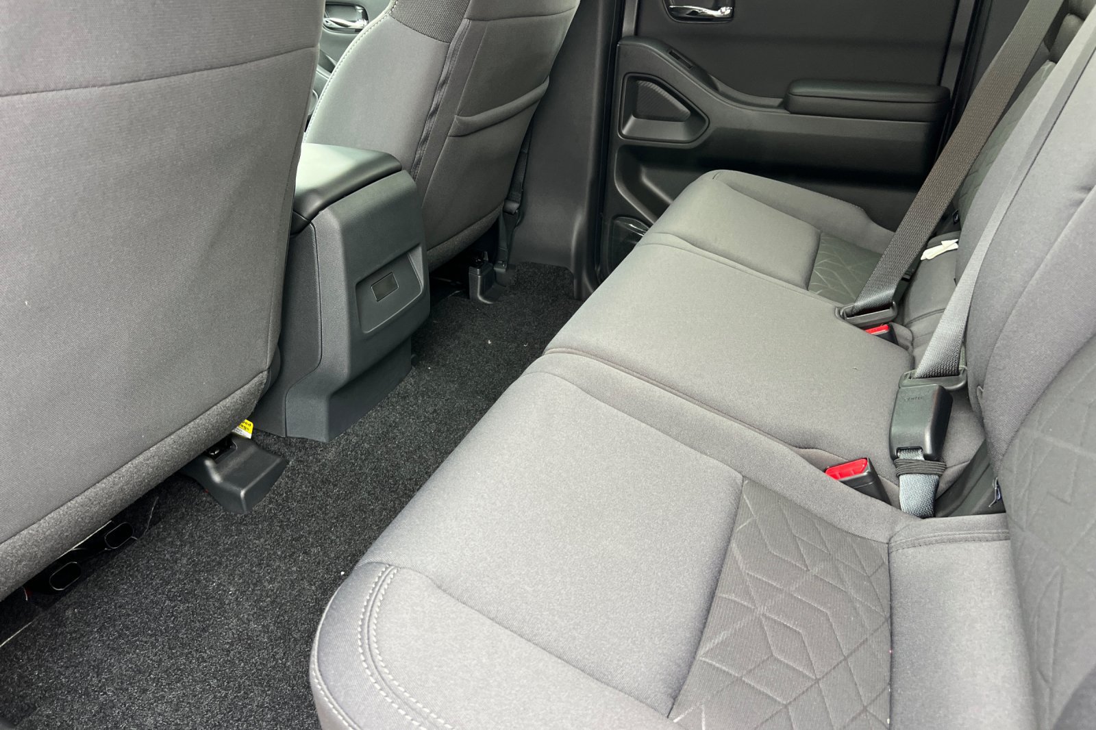 New 2027 Nissan Frontier SV w/ Tow Package RWD image 9