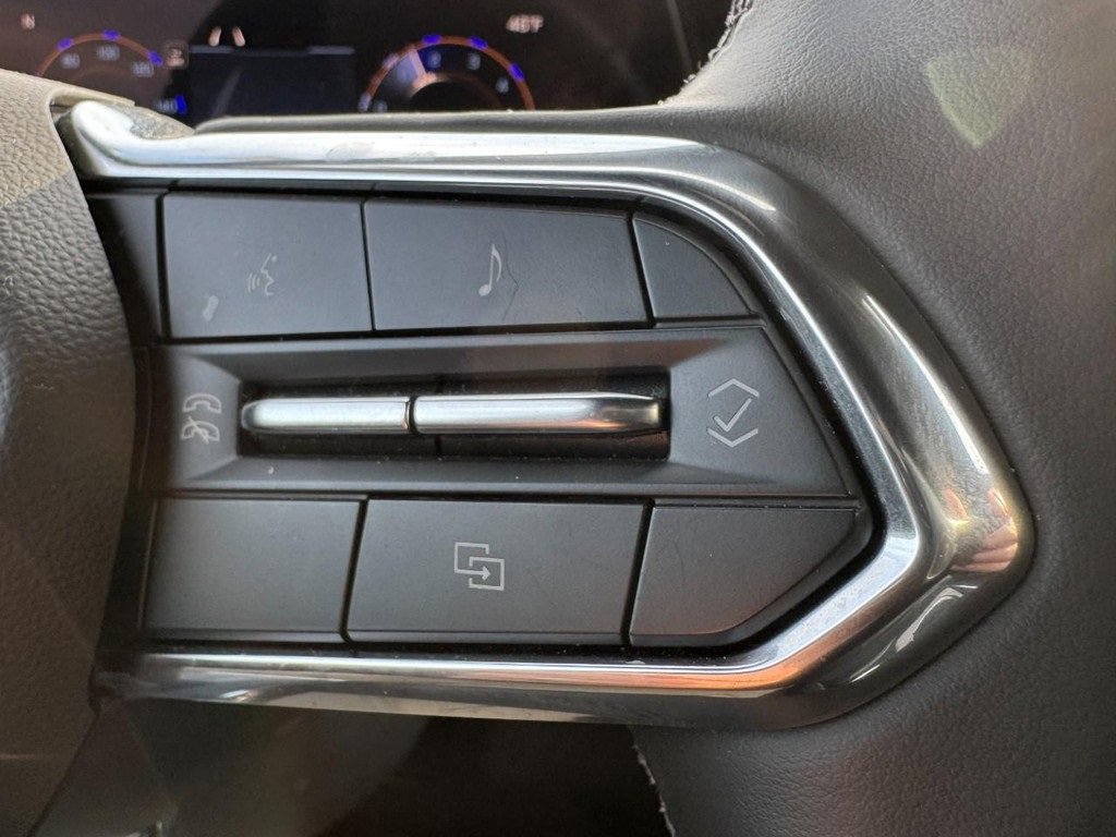 Used 2025 Chevrolet Tahoe LS image 19