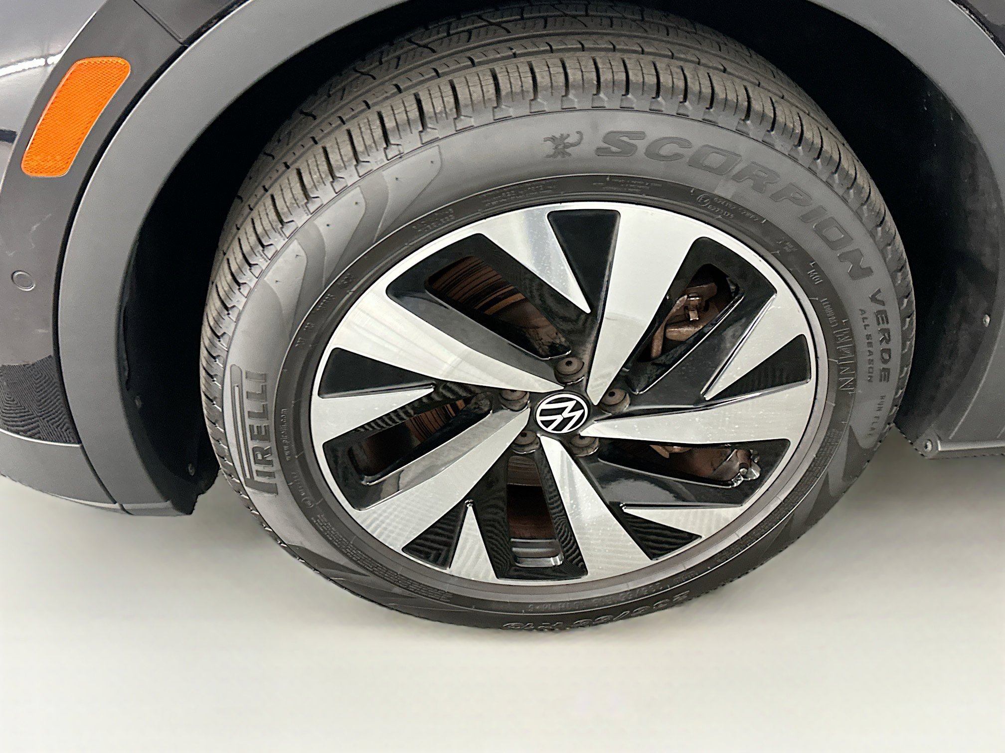 Used 2023 Volkswagen ID.4 Pro image 11