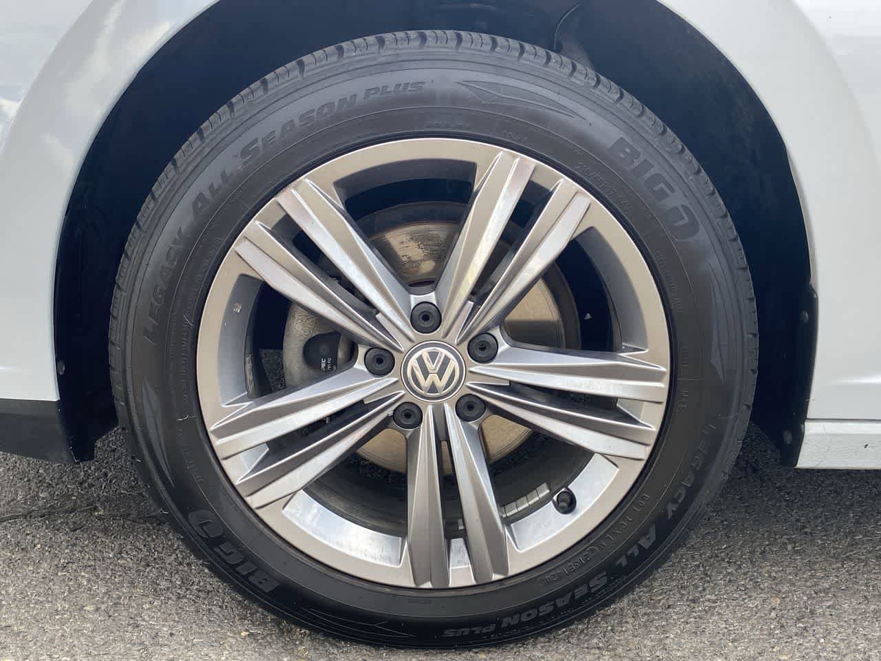 Used 2019 Volkswagen Jetta R-Line FWD image 10