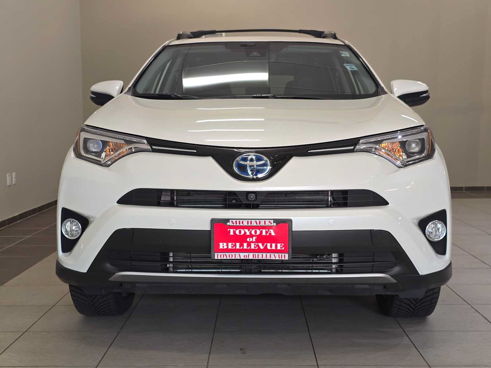 Used 2018 Toyota RAV4 Limited AWD/4WD image 6