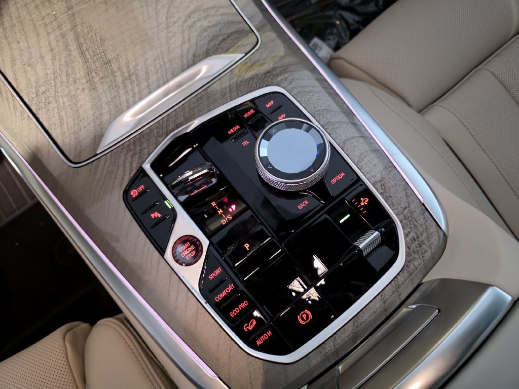 New 2027 BMW X7 M60i AWD/4WD image 16