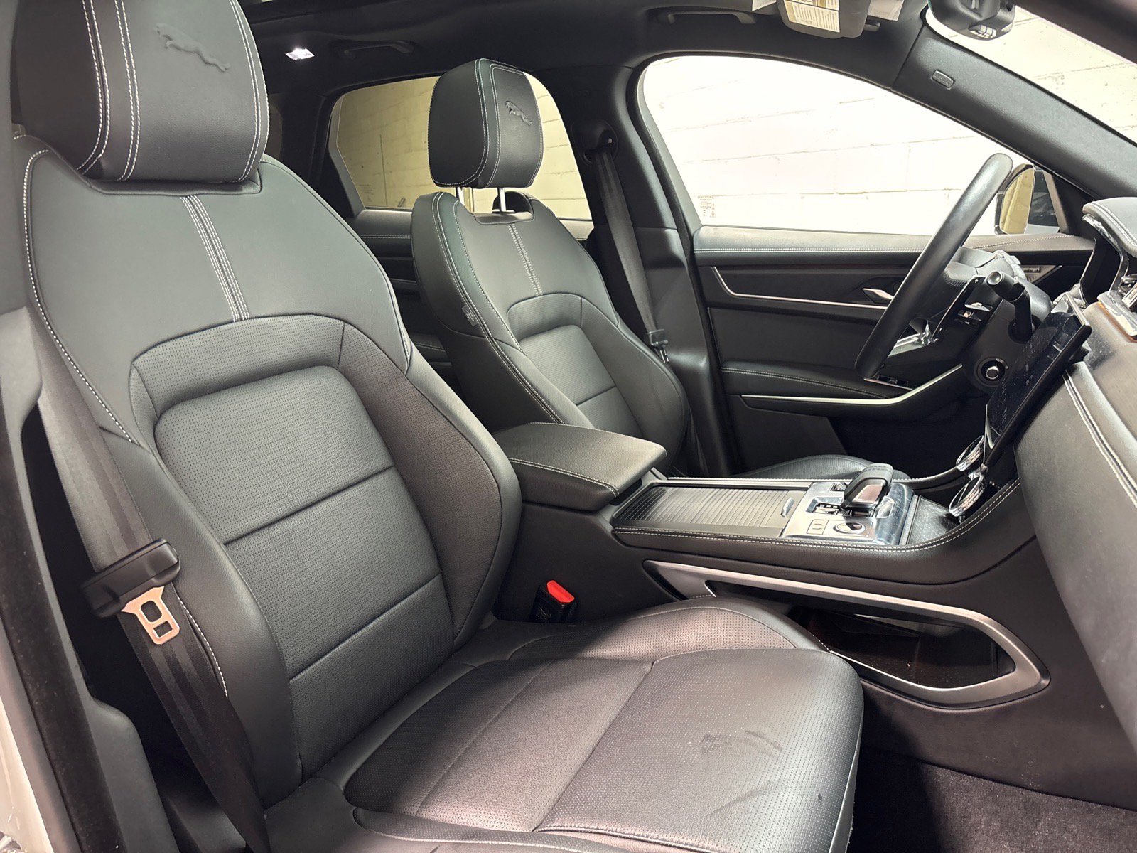 Used 2026 Jaguar F-PACE R-Dynamic S AWD/4WD image 31