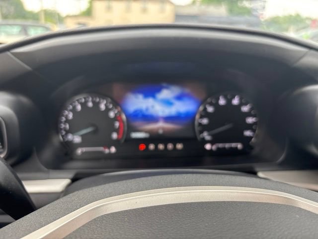 Used 2021 Ford Explorer XLT w/ Equipment Group 202A AWD/4WD image 11