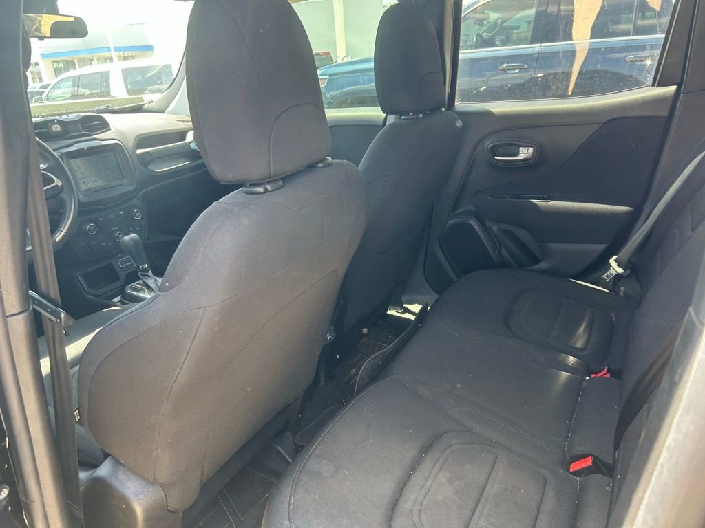 Used 2020 Jeep Renegade Latitude FWD image 7