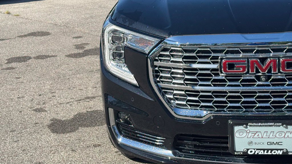 Used 2022 GMC Terrain Denali w/ Denali Premium Package AWD/4WD image 9
