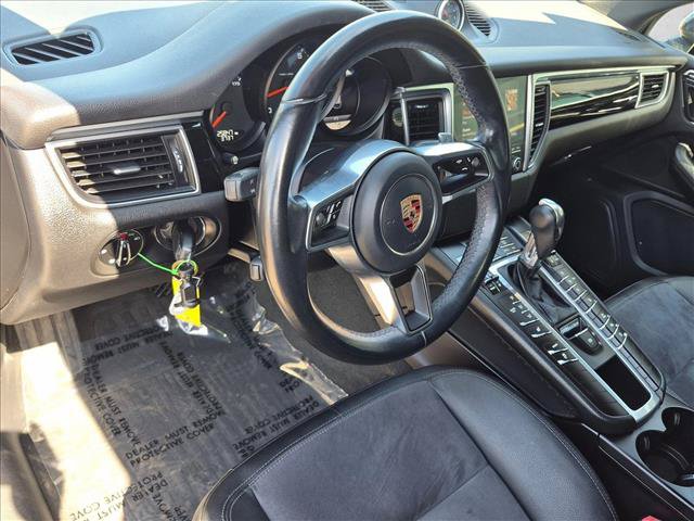 Used 2018 Porsche Macan AWD/4WD image 10