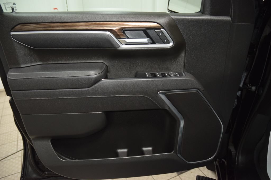 Used 2025 Chevrolet Silverado 1500 RST w/ Protection Package AWD/4WD image 47