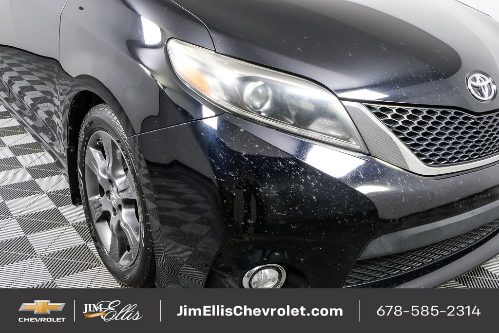 Used 2016 Toyota Sienna SE image 37