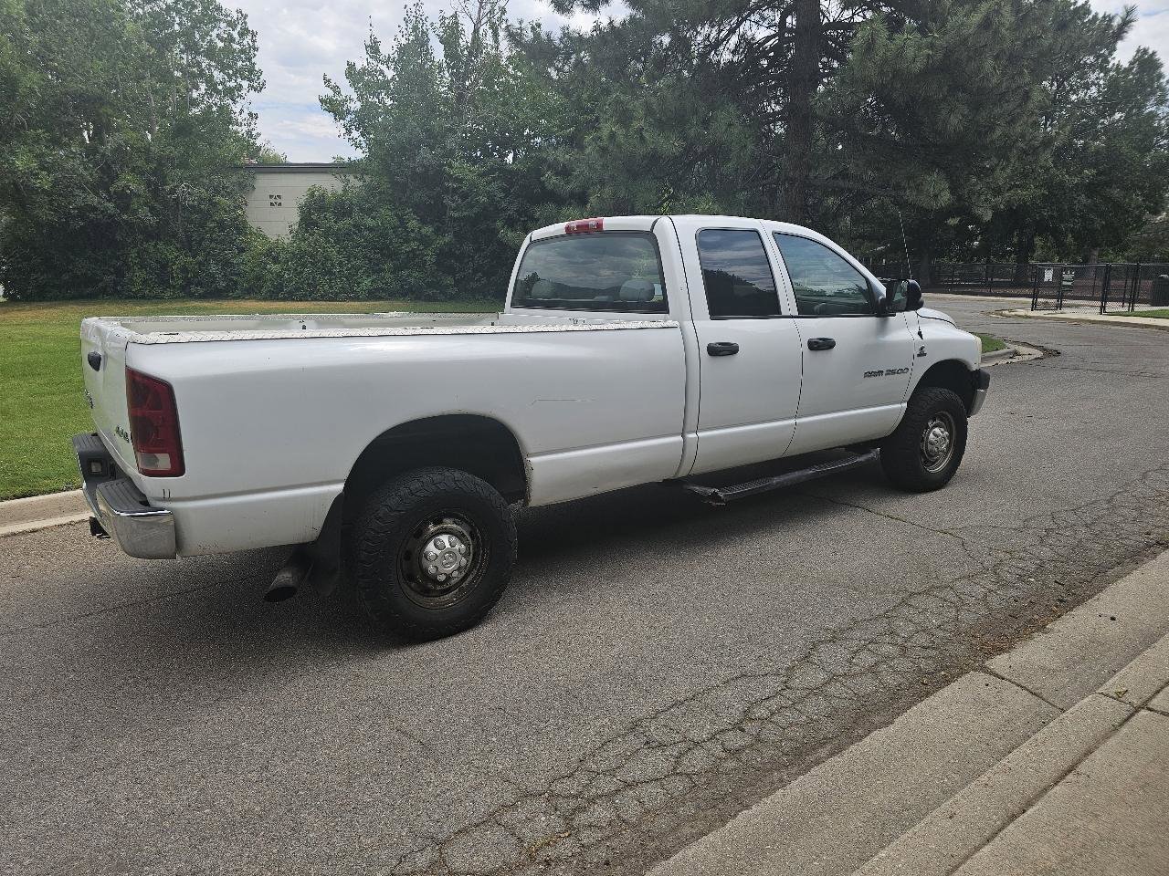 Used 2006 Dodge Ram 2500 Truck ST w/ Trailer Tow Group AWD/4WD image 4