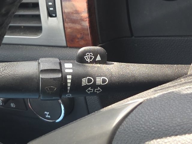 Used 2010 Chevrolet Avalanche LTZ AWD/4WD image 31