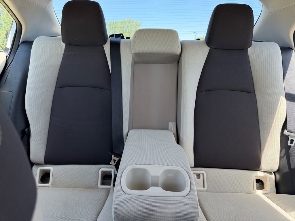 Used 2021 Toyota Corolla LE FWD image 22