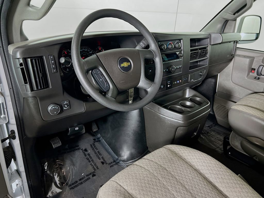 Used 2025 Chevrolet Express 3500 LT w/ LT Preferred Equipment Group RWD image 9