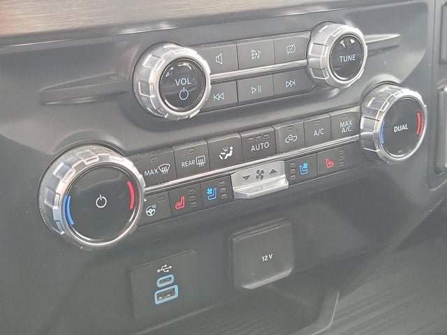 Used 2023 Ford F250 Lariat w/ Sport Appearance Package AWD/4WD image 18