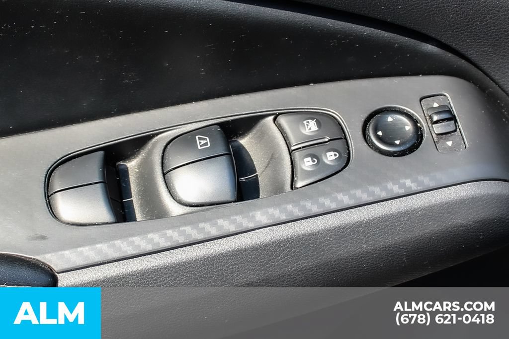 Used 2025 Nissan Altima 2.5 SV FWD image 35