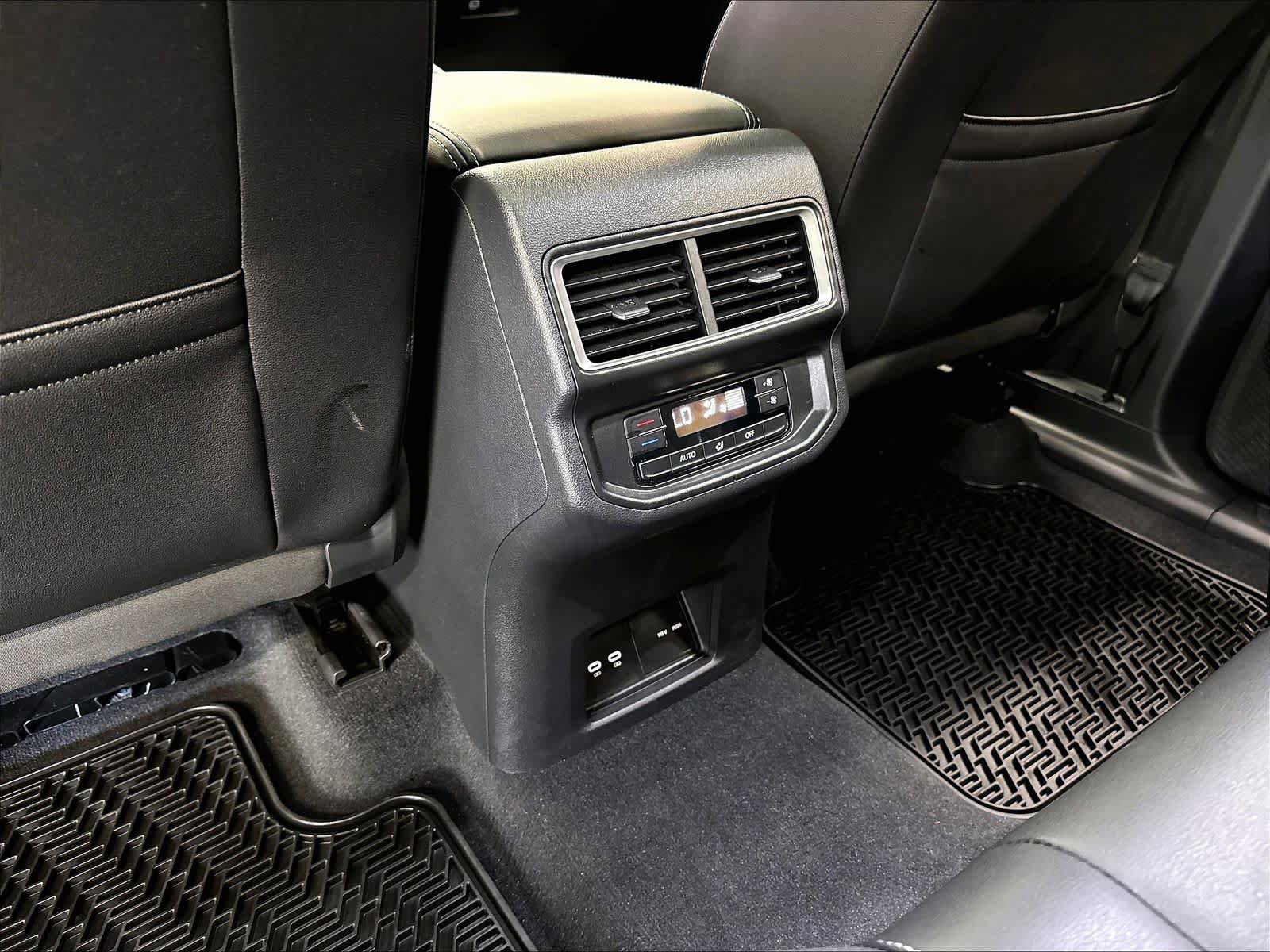 Certified 2026 Volkswagen Atlas SE w/ Panoramic Sunroof Package FWD image 13