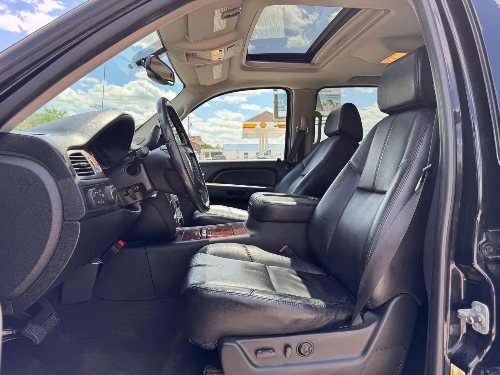 Used 2007 Chevrolet Avalanche LTZ w/ LTZ Preferred Equipment Group AWD/4WD image 17