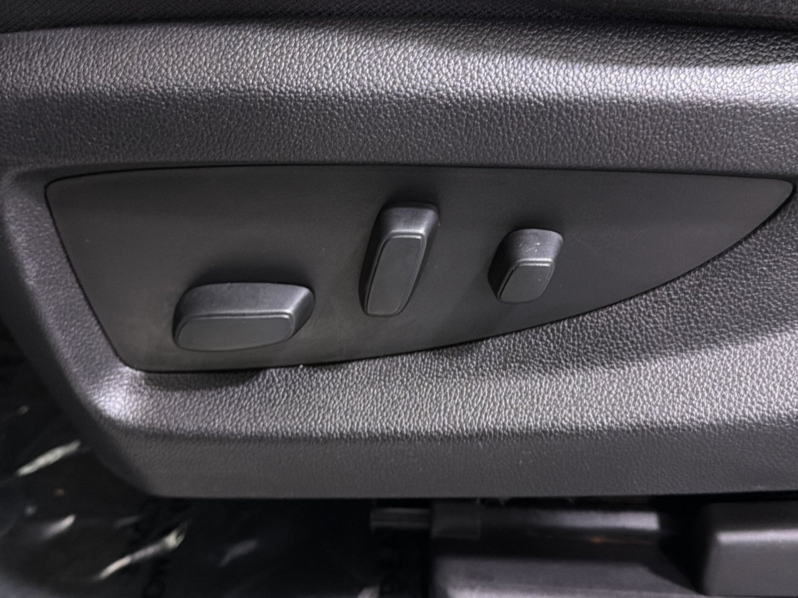 Used 2018 Chevrolet Tahoe LS AWD/4WD image 34
