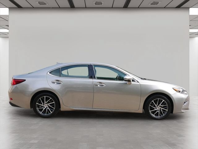 Used 2016 Lexus ES 350 w/ Premium Package w/Wood Trim FWD image 6