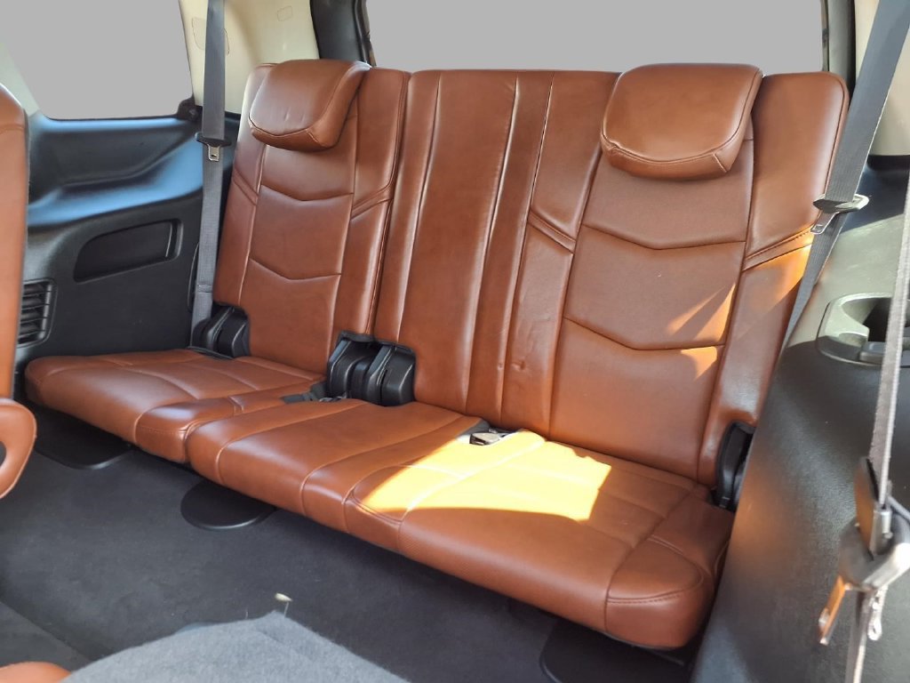 Used 2019 Cadillac Escalade Luxury AWD/4WD image 25
