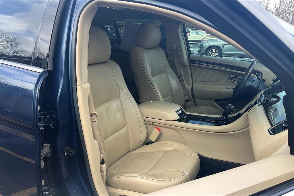 Used 2017 Ford Taurus Limited image 7