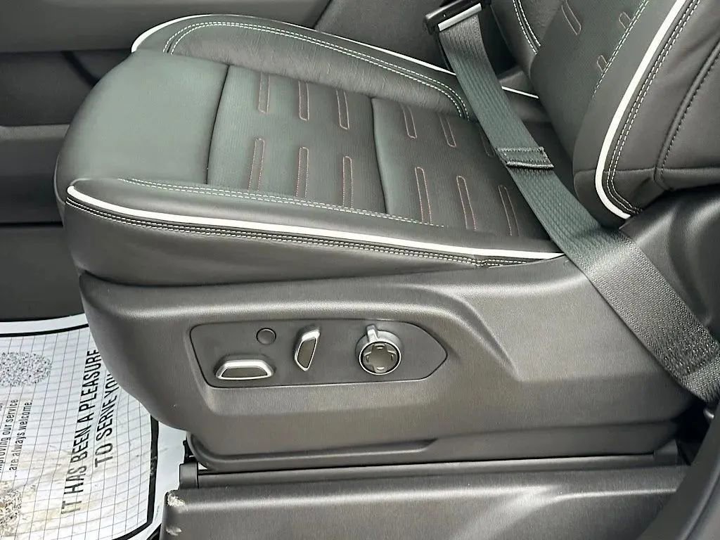 New 2026 GMC Sierra 1500 AT4X w/ LPO, Black Badging Package image 35