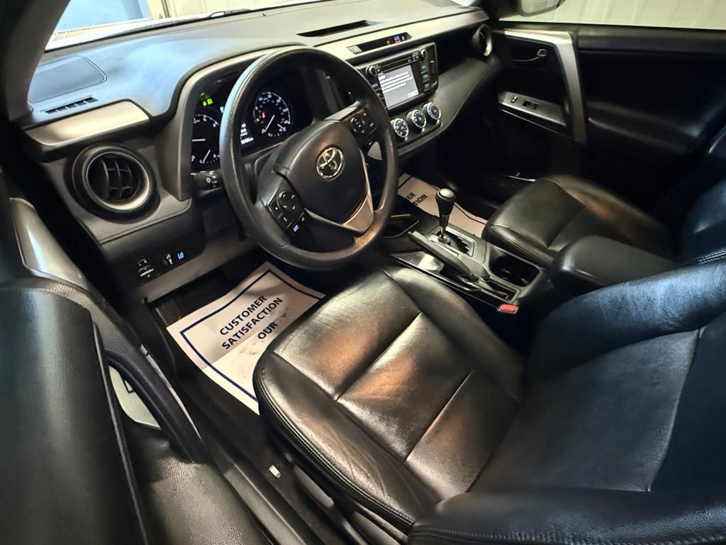 Used 2018 Toyota RAV4 LE image 13