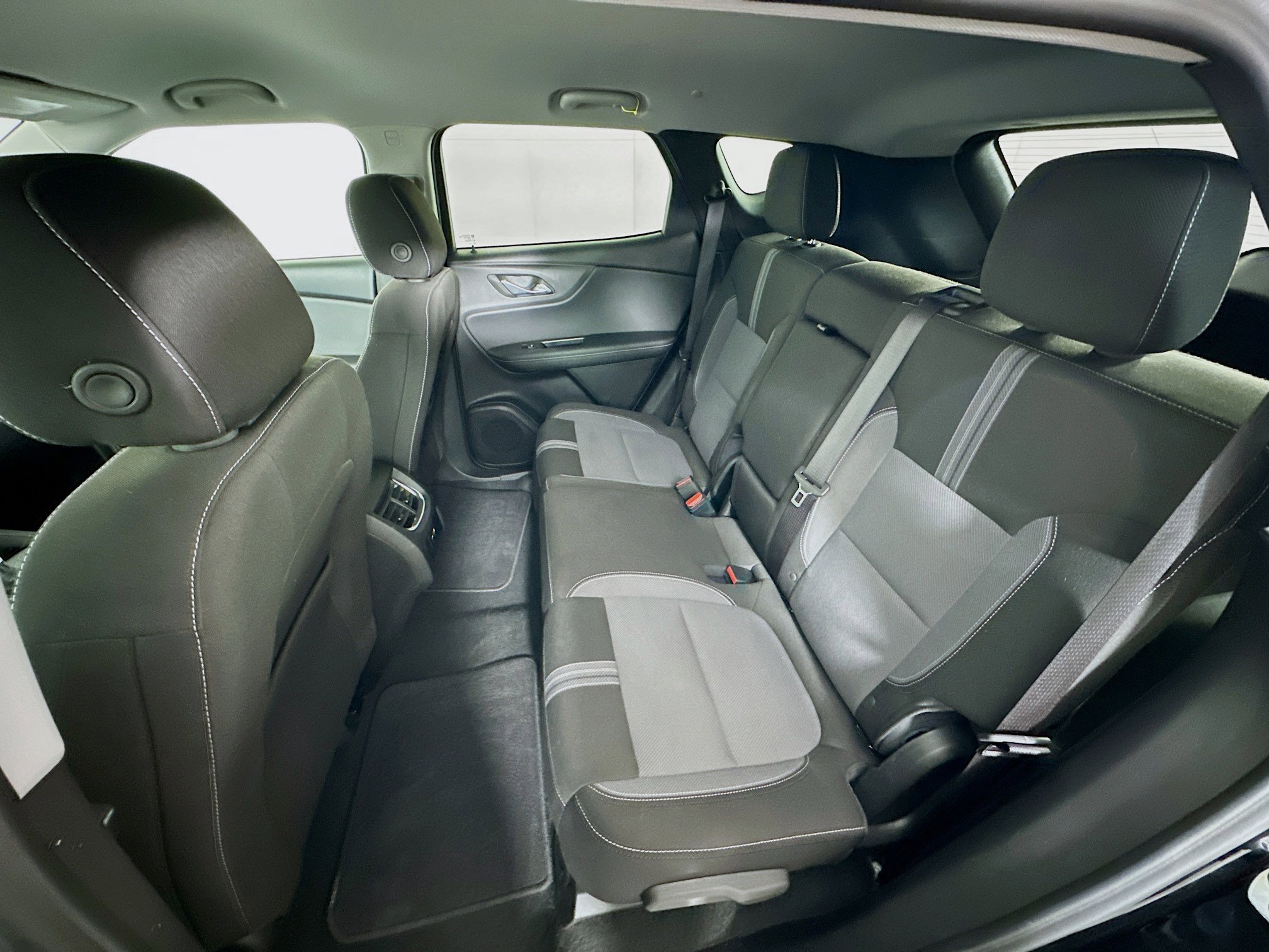 Used 2025 Chevrolet Blazer LT FWD image 26