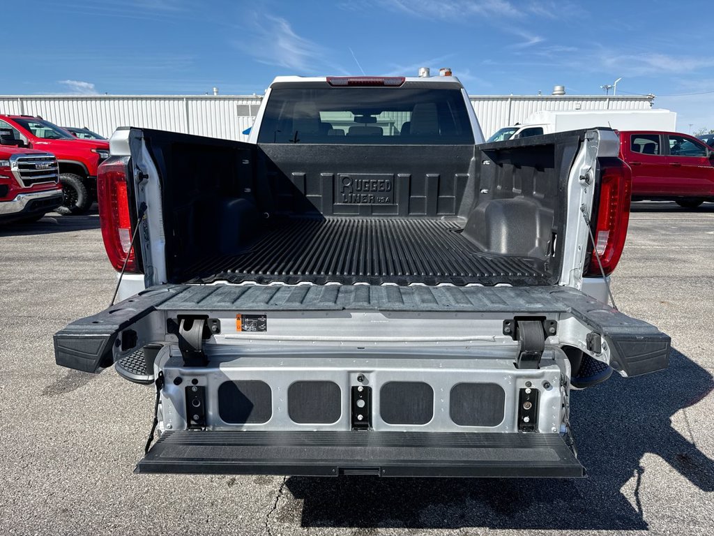 Used 2022 GMC Sierra 1500 SLT w/ X31 Off-Road Package AWD/4WD image 24