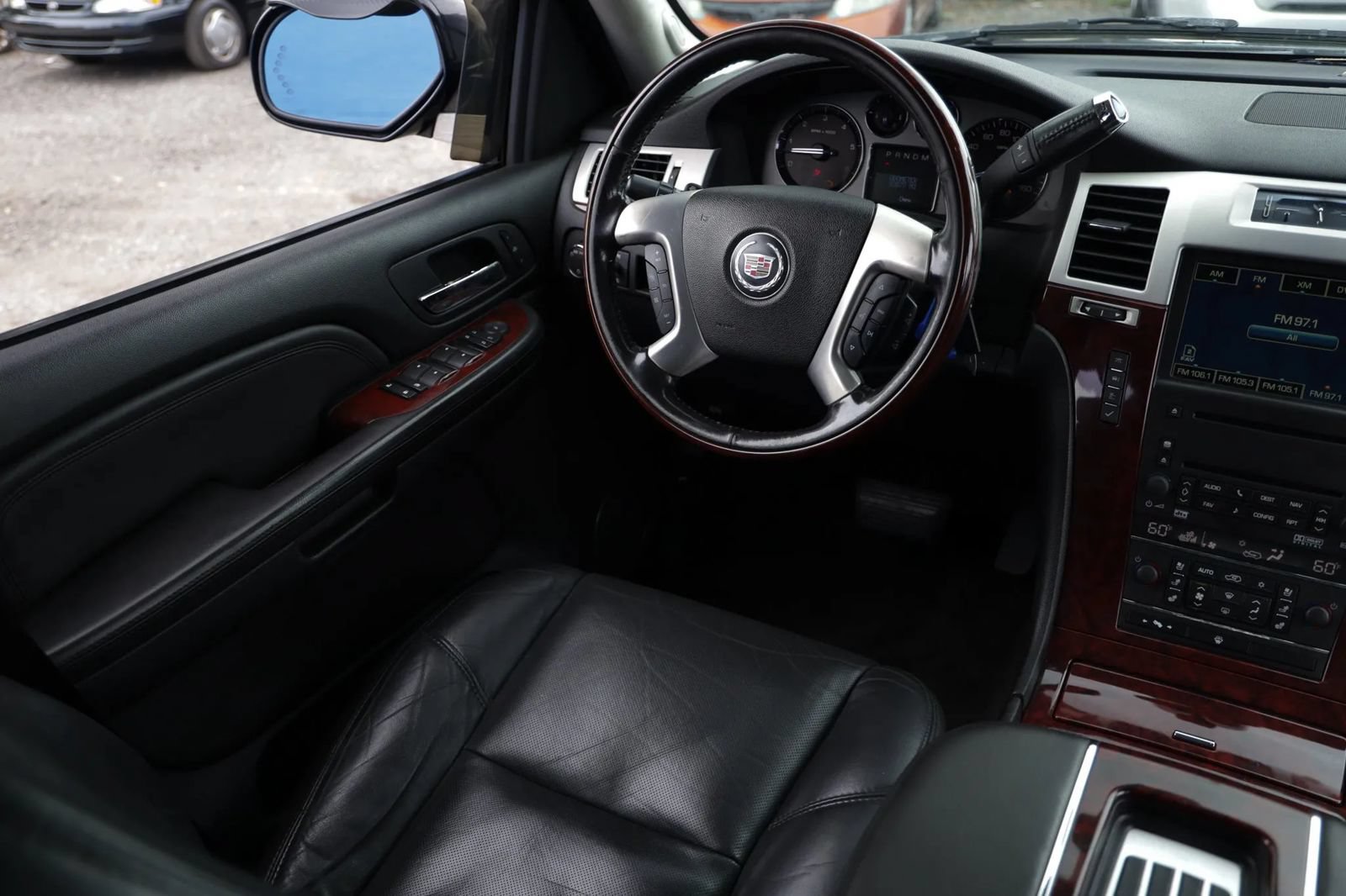 Used 2007 Cadillac Escalade EXT w/ Information Package AWD/4WD image 13