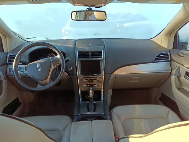 Used 2013 Lincoln MKX FWD image 5