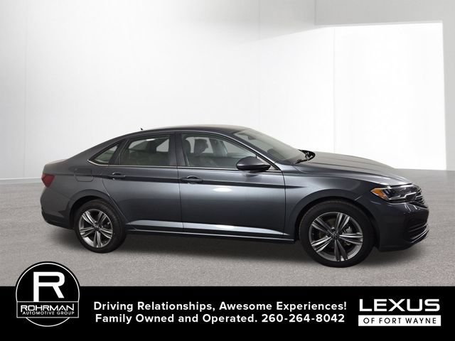 Used 2024 Volkswagen Jetta SE FWD image 5