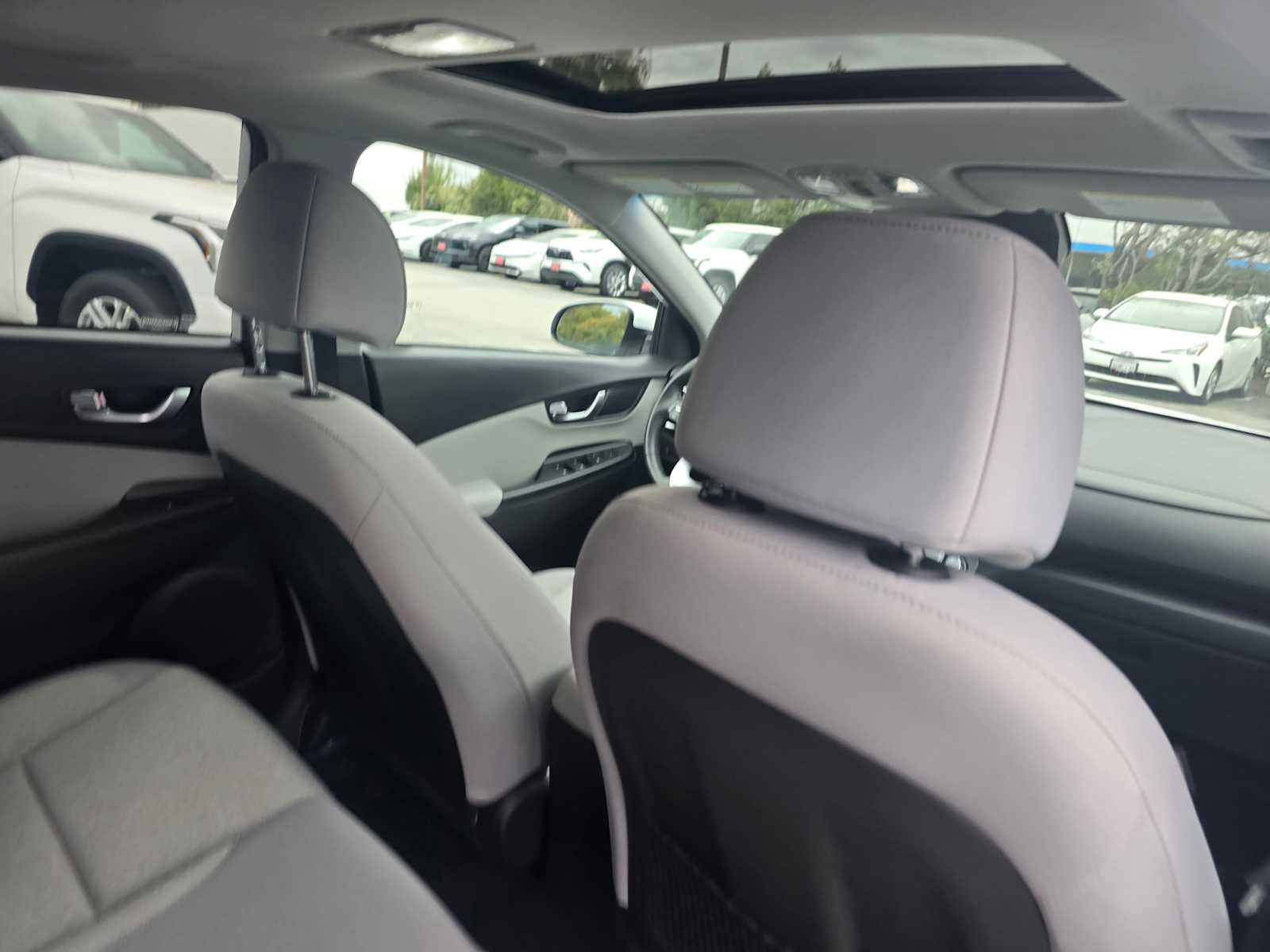 Used 2022 Hyundai Kona SEL w/ Convenience Package image 16