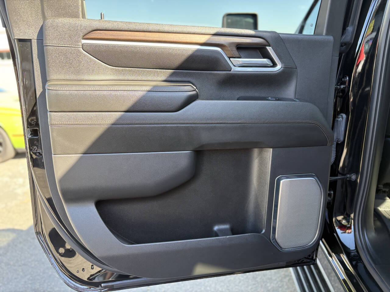 Used 2024 Chevrolet Silverado 2500 High Country w/ Midnight Edition AWD/4WD image 30