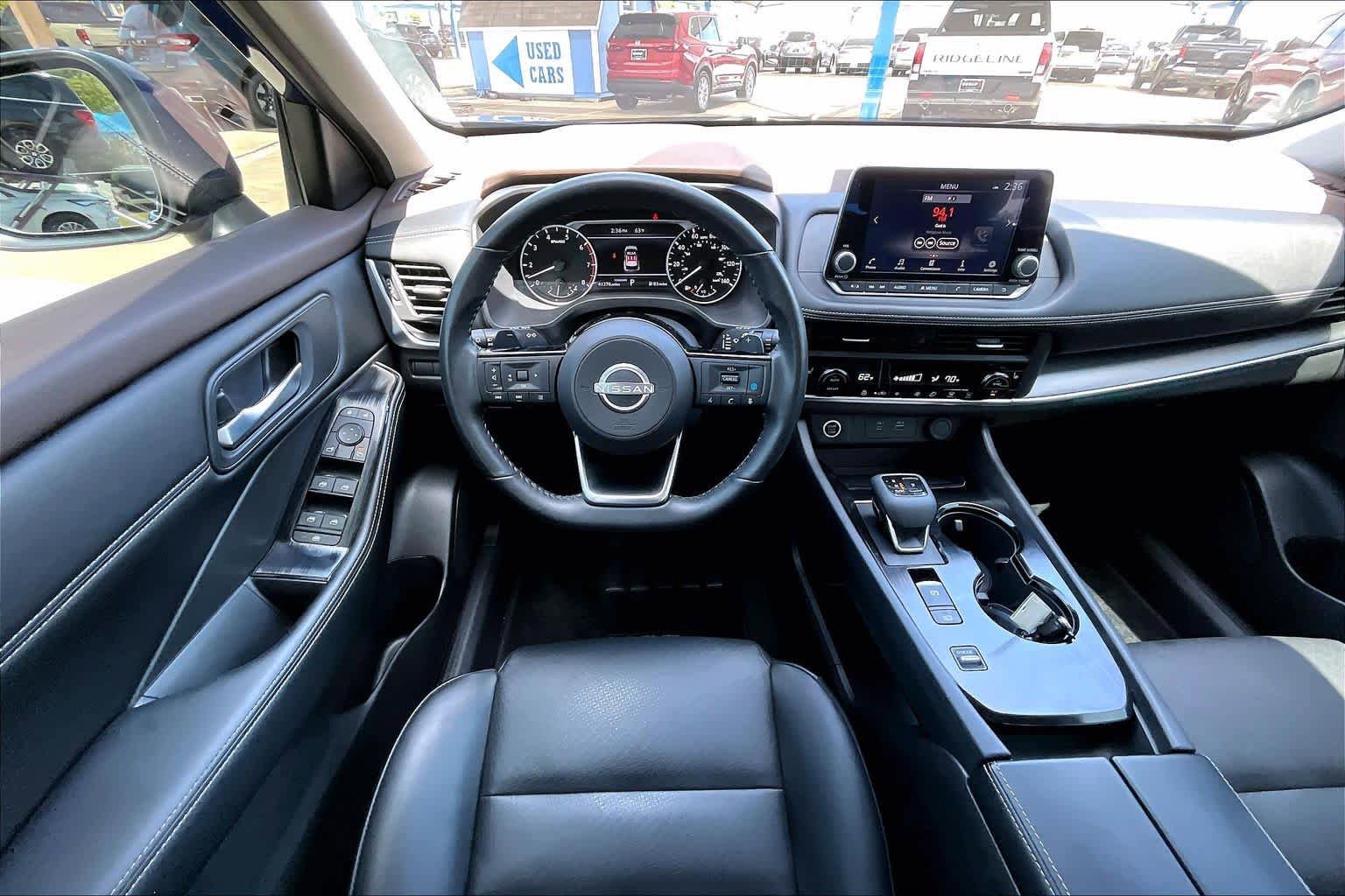 Used 2023 Nissan Rogue SV w/ SV Premium B Package FWD image 6