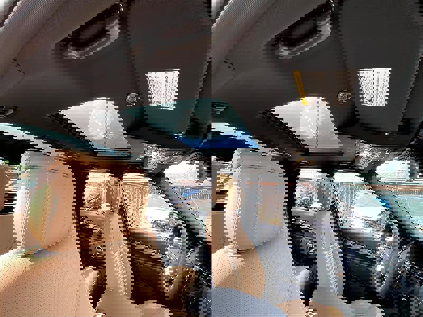 Used 2025 Land Rover Discovery Dynamic SE image 22